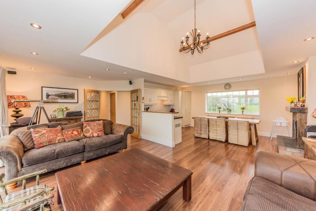 Дома для отпуска Ardkilly Ridge, Kinsale Town,Sleeps 8 Кинсейл