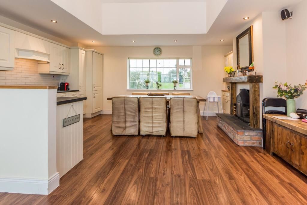 Дома для отпуска Ardkilly Ridge, Kinsale Town,Sleeps 8 Кинсейл