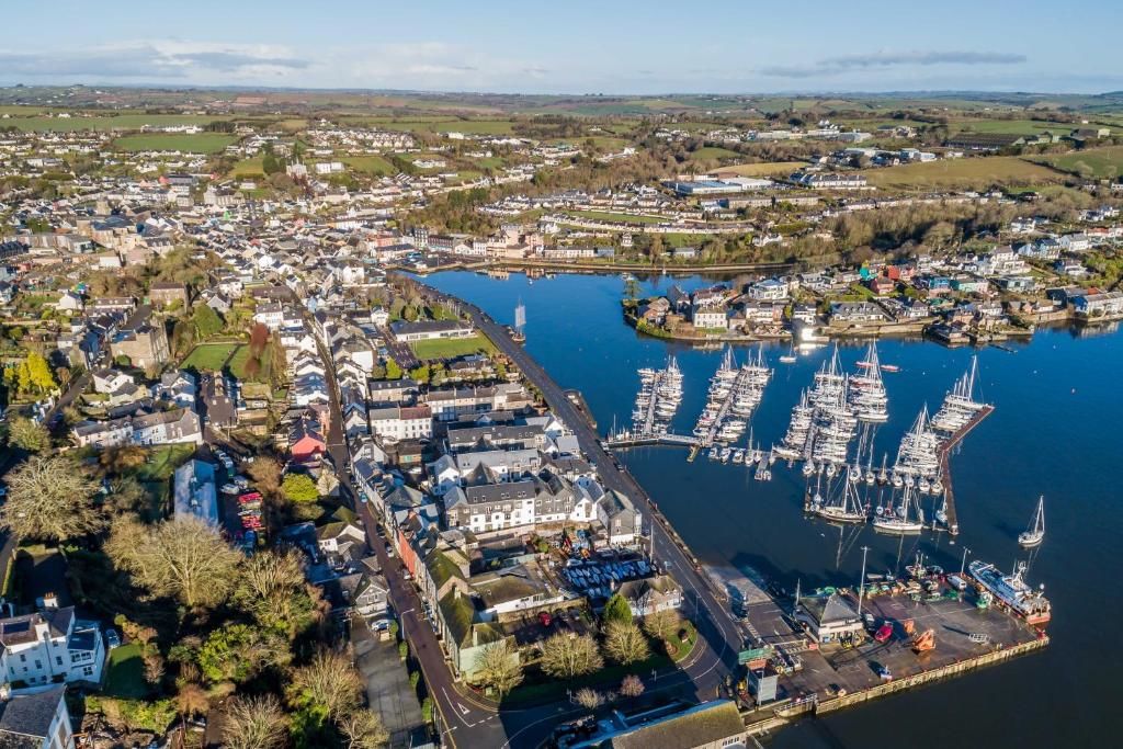 Дома для отпуска Ardkilly Ridge, Kinsale Town,Sleeps 8 Кинсейл-131