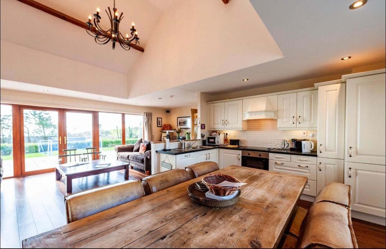 Дома для отпуска Ardkilly Ridge, Kinsale Town,Sleeps 8 Кинсейл