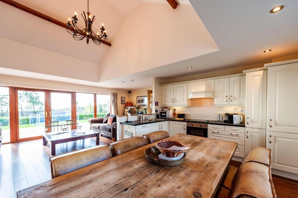 Дома для отпуска Ardkilly Ridge, Kinsale Town,Sleeps 8 Кинсейл-66